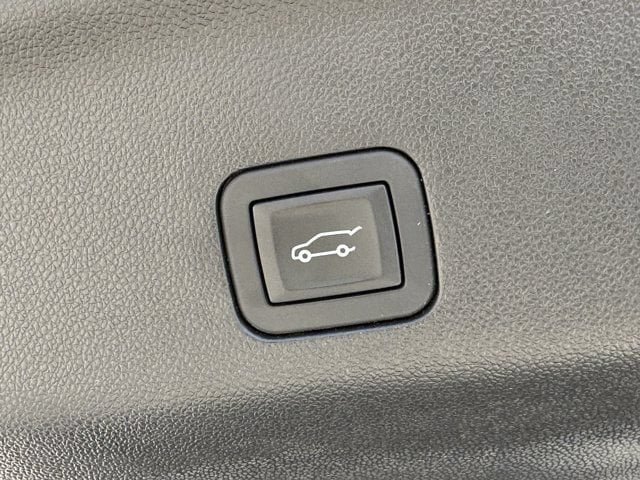 Used 2026 GMC Yukon Denali Ultimate AWD/4WD image 37