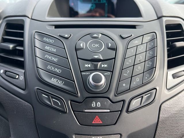 Used 2017 Ford Fiesta SE image 18