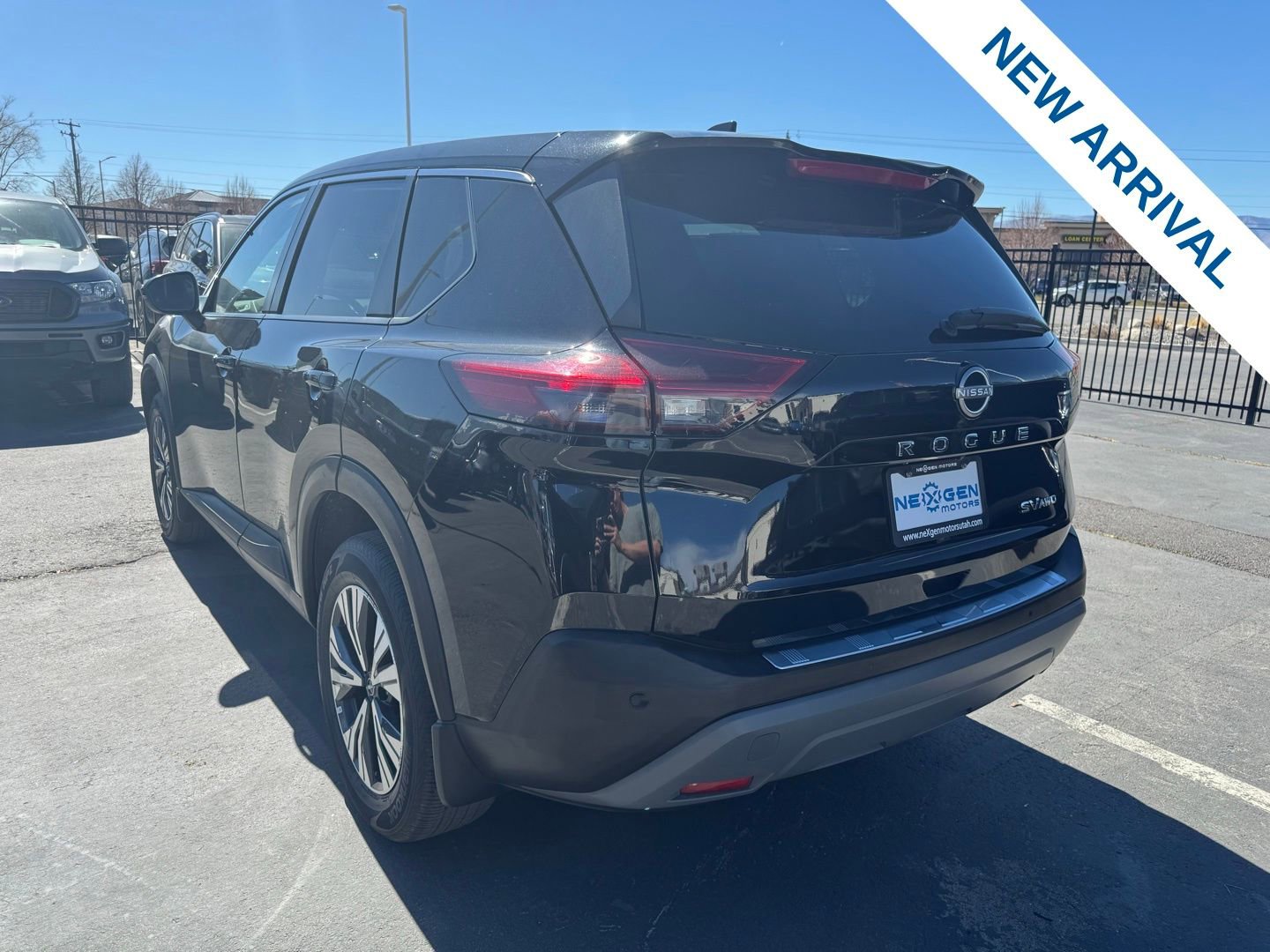 Used 2022 Nissan Rogue SV image 5