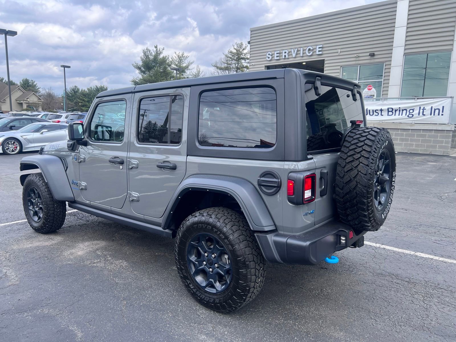 Used 2023 Jeep Wrangler Unlimited w/ Cold Weather Group AWD/4WD image 4