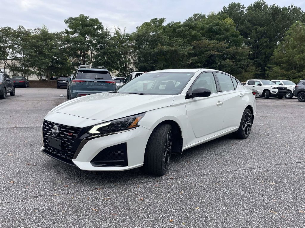 Used 2023 Nissan Altima 2.5 SR w/ SR Premium Package AWD/4WD image 7
