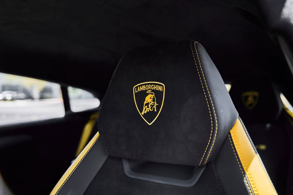 Used 2024 Lamborghini Urus Performante AWD/4WD image 57