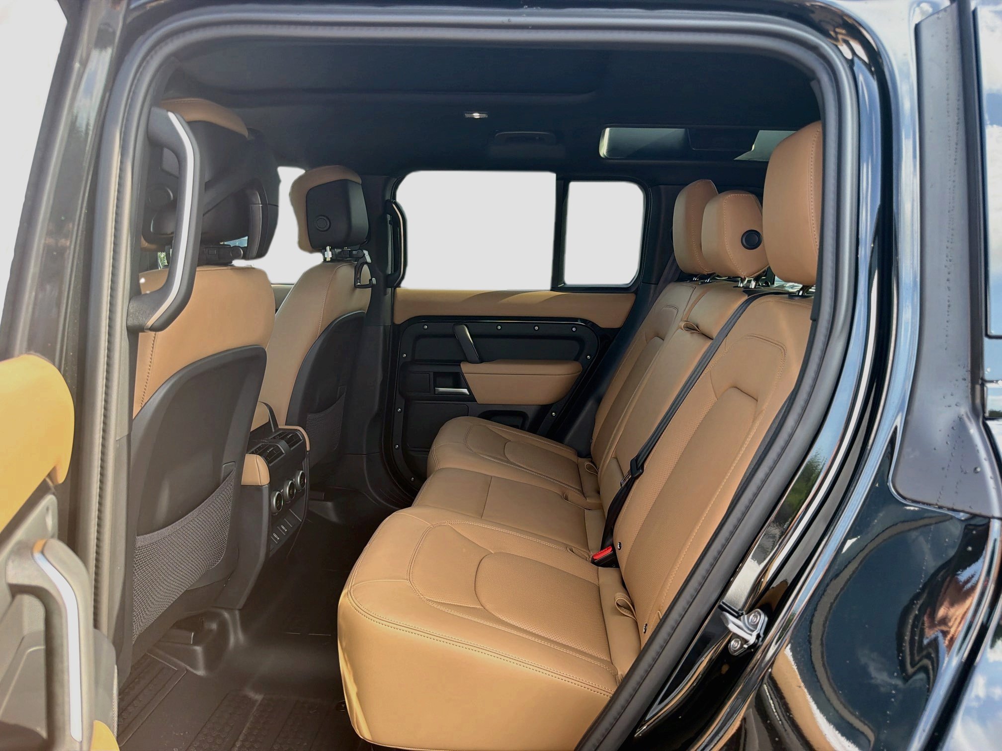 New 2026 Land Rover Defender 110 X-Dynamic SE AWD/4WD image 21
