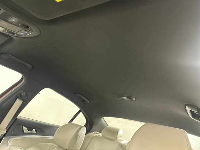 Used 2023 Genesis G70 2.0T image 12