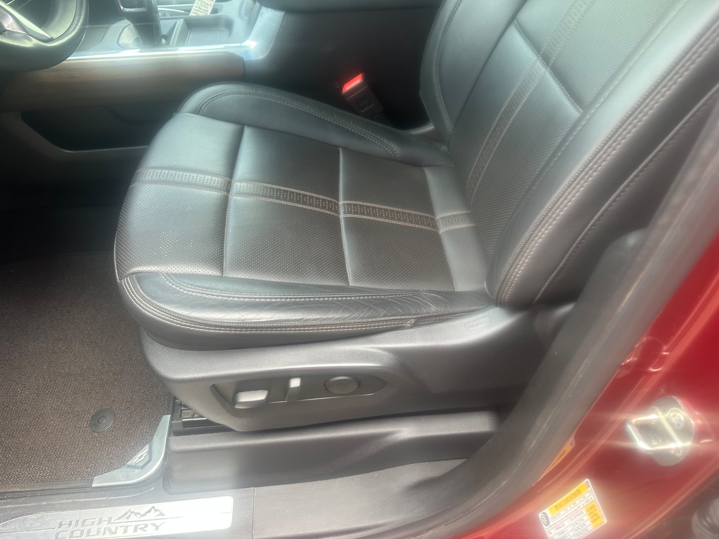 Used 2024 Chevrolet Silverado 1500 High Country w/ Technology Package AWD/4WD image 14