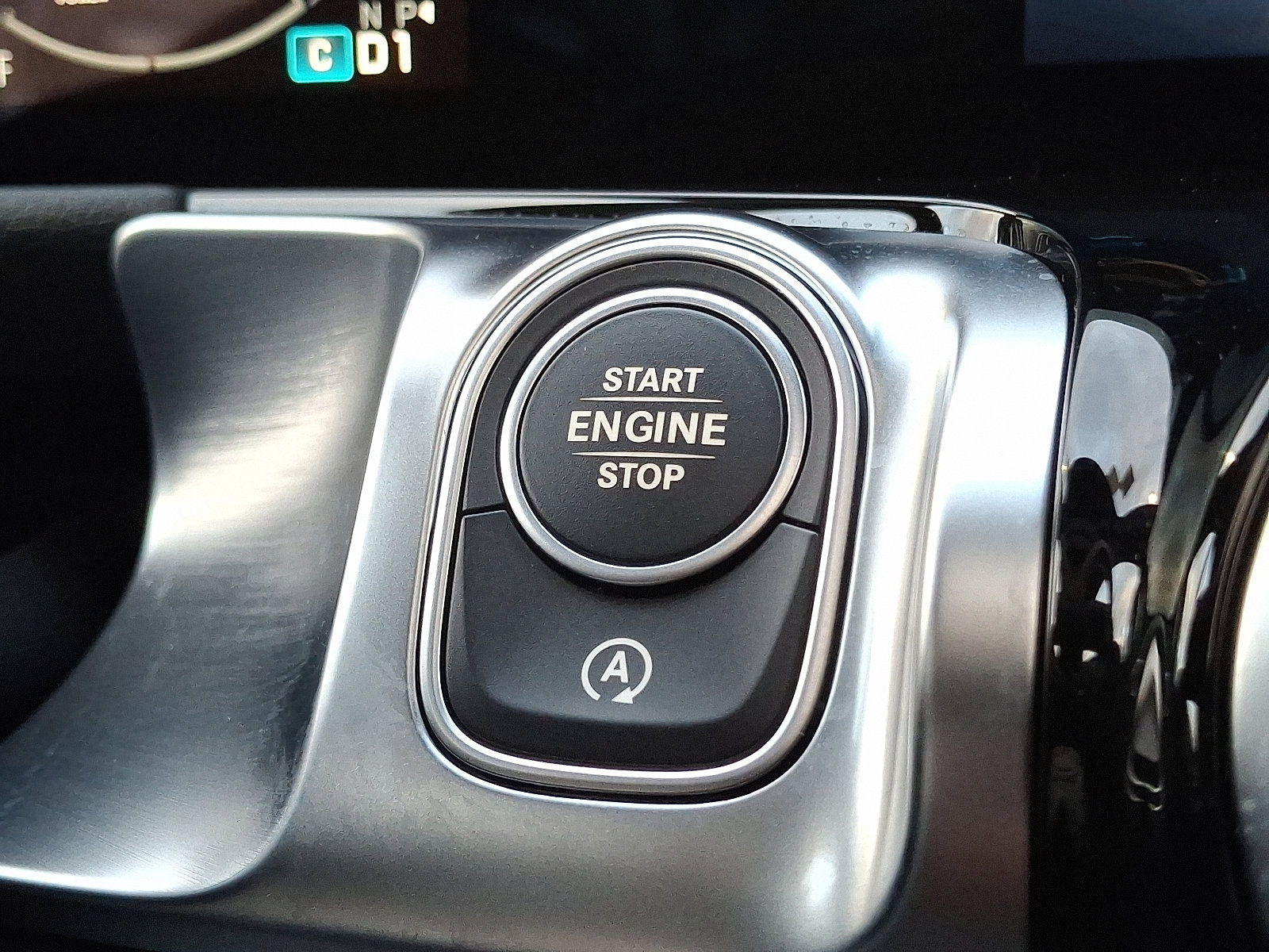 Certified 2025 Mercedes-Benz GLB 250 4MATIC image 26