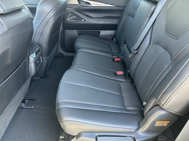 Certified 2025 INFINITI QX60 Luxe w/ Vision Package image 18