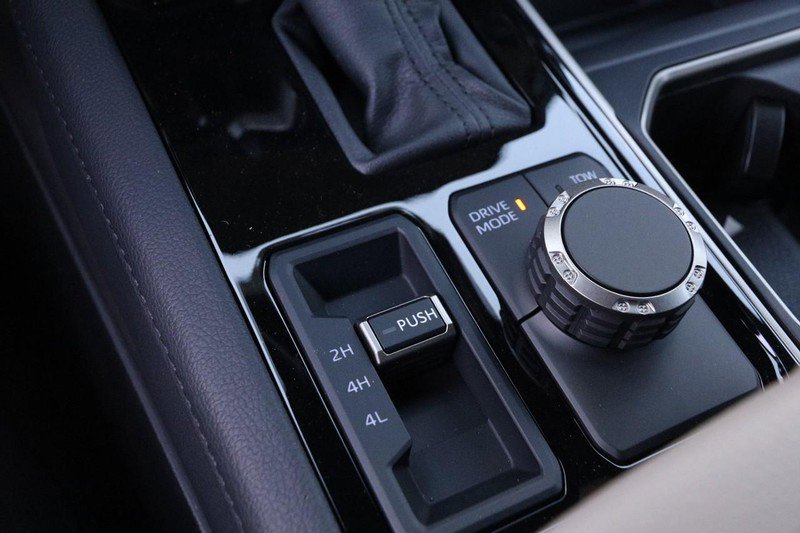 New 2025 Toyota Tundra Limited image 18