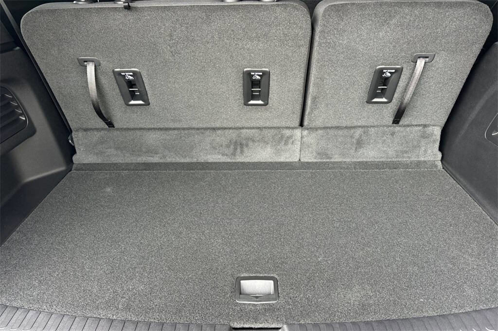 New 2026 Chevrolet Traverse LT w/ Midnight/Sport Edition image 17