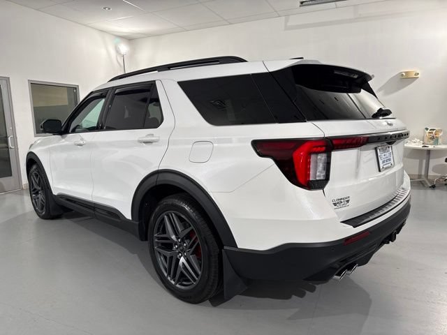 Used 2025 Ford Explorer ST AWD/4WD image 6