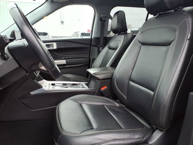 Used 2022 Ford Explorer XLT image 13