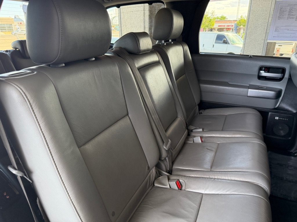Used 2018 Toyota Sequoia Limited w/ Safety & Convenience Package AWD/4WD image 36