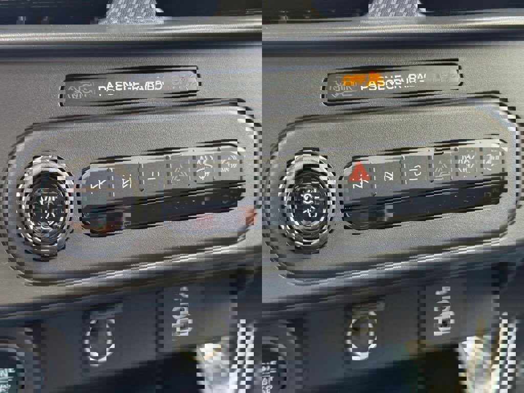 New 2025 Ford Maverick XLT w/ Black Appearance Package image 11