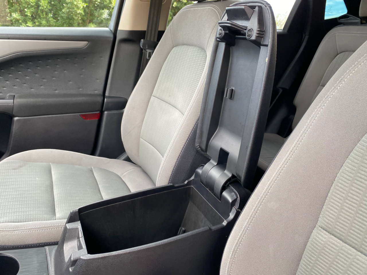 Used 2020 Ford Escape S image 59