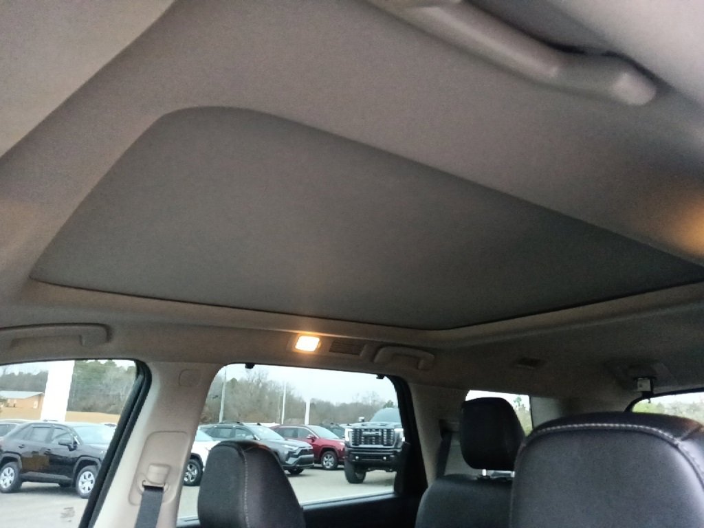 Used 2025 Nissan Pathfinder SL w/ SL Premium Package image 14