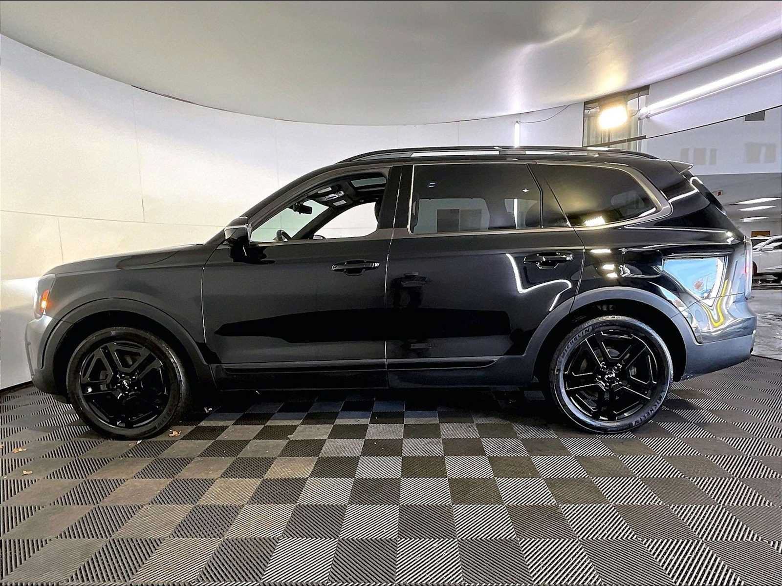 Used 2024 Kia Telluride SX Prestige X-Line AWD/4WD image 2