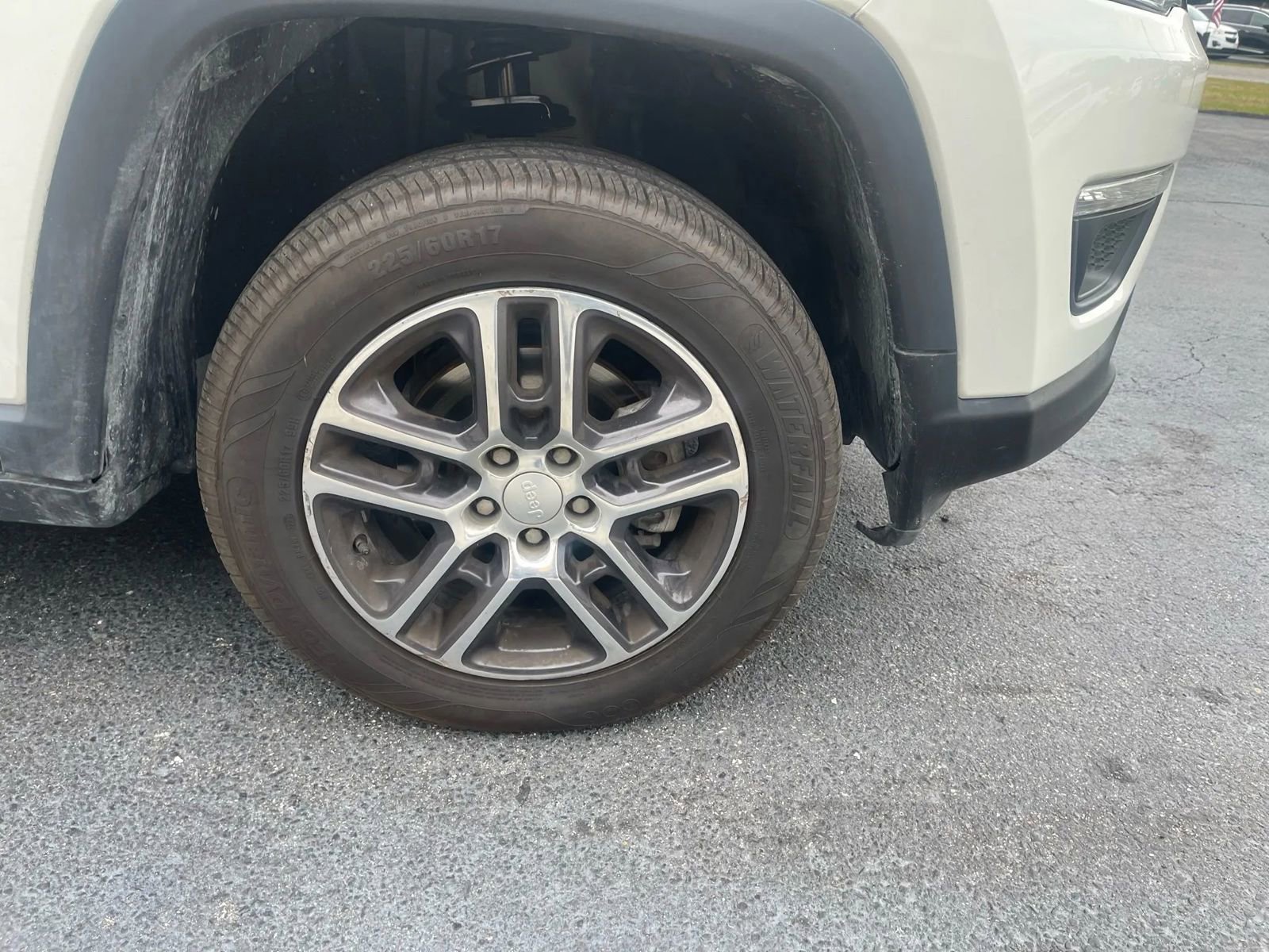 Used 2018 Jeep Compass Latitude w/ Popular Equipment Group image 9