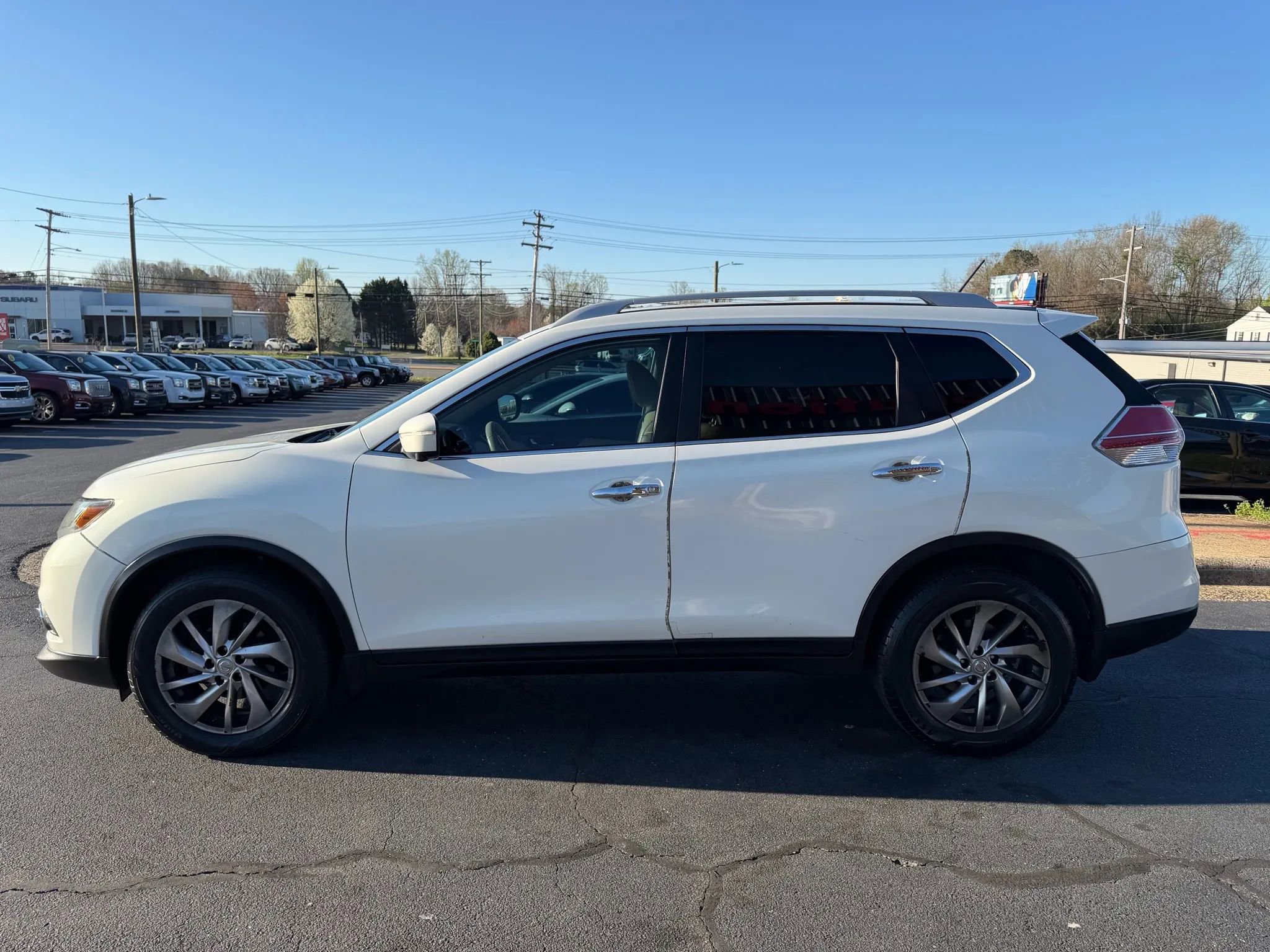 Used 2014 Nissan Rogue SL w/ SL Premium Package image 4