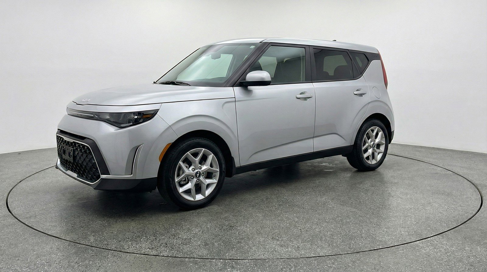 Used 2025 Kia Soul LX w/ LX Technology Package FWD image 3