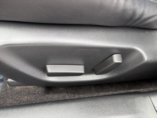 Used 2018 MAZDA MAZDA3 Touring FWD image 12