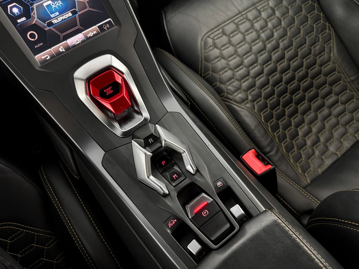 Used 2023 Lamborghini Huracan EVO image 24