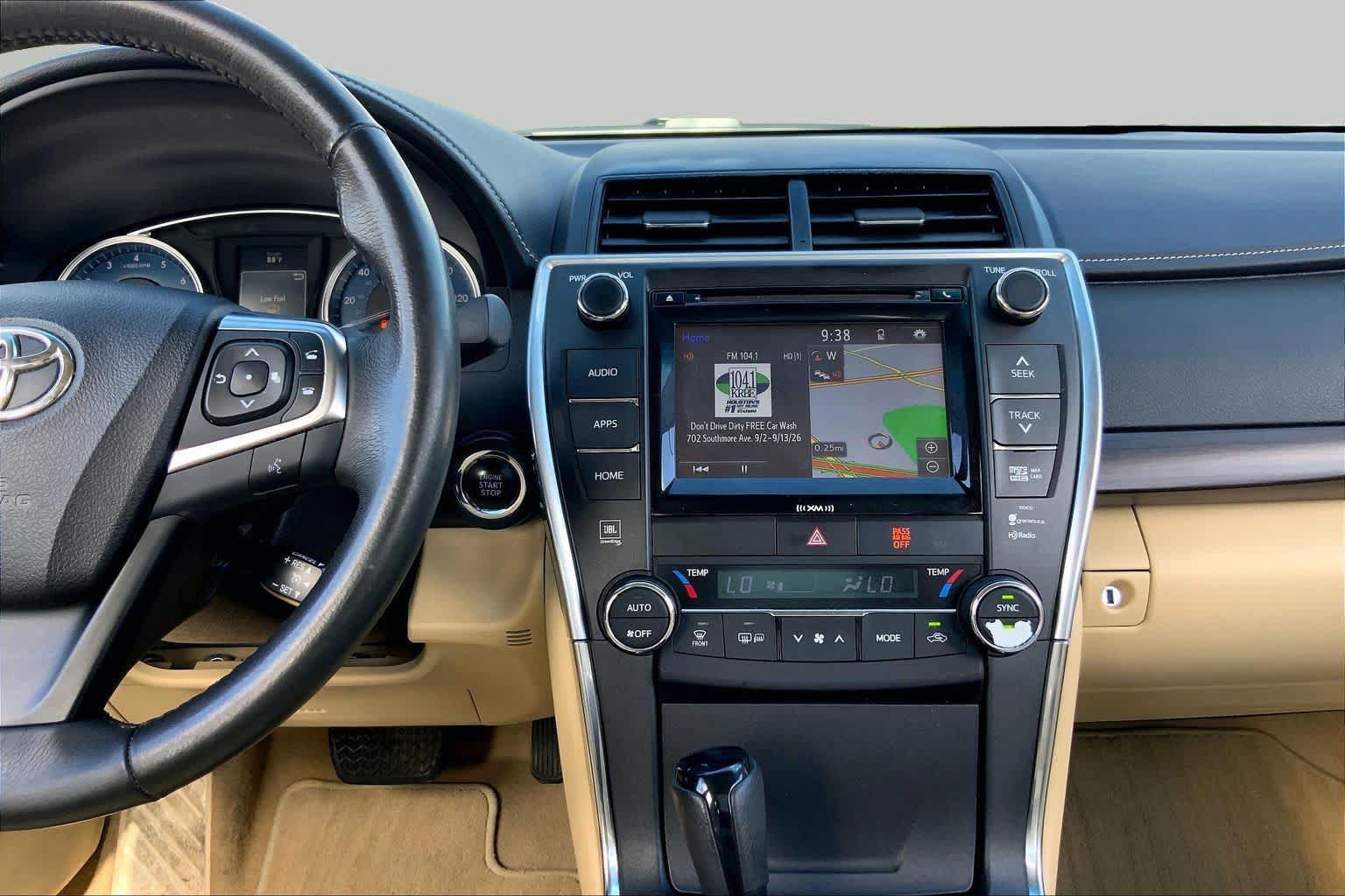 Used 2017 Toyota Camry XLE w/ Moonroof Package FWD image 7