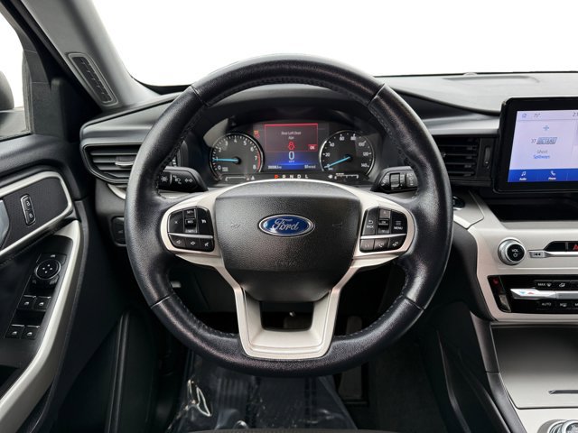Used 2022 Ford Explorer XLT image 14
