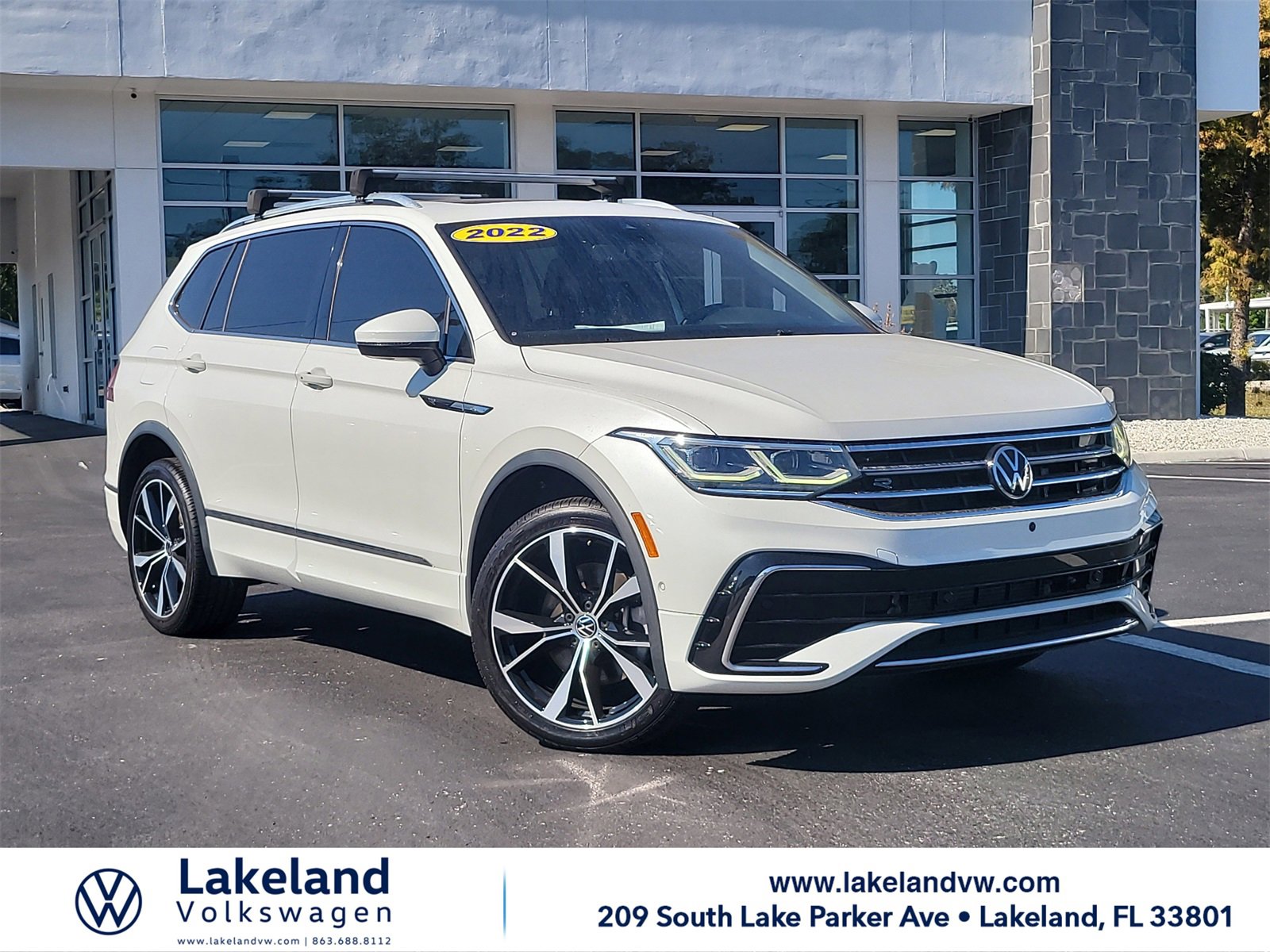 Used 2022 Volkswagen Tiguan SEL R-Line image 1