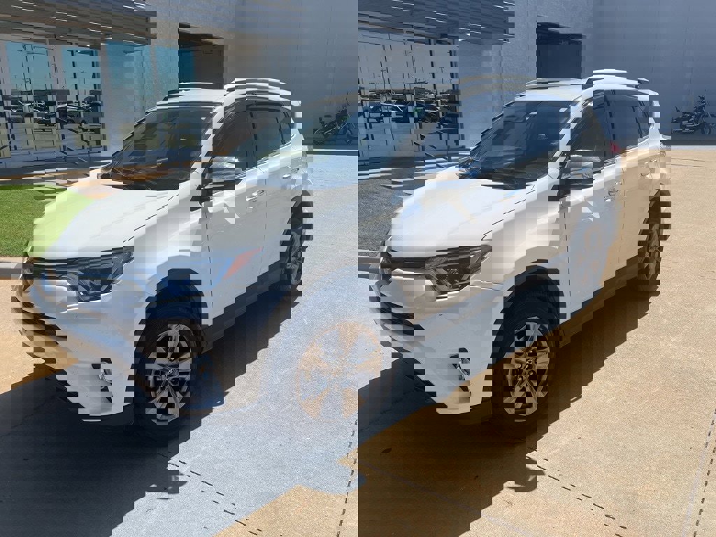 Used 2018 Toyota RAV4 LE
