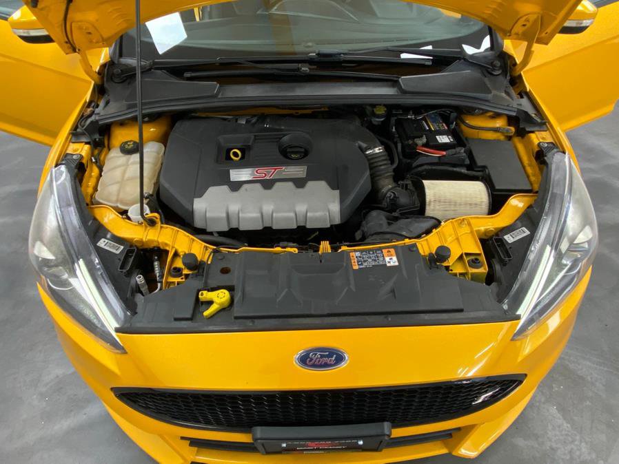 Used 2015 Ford Focus ST w/ Equipment Group 401A image 41