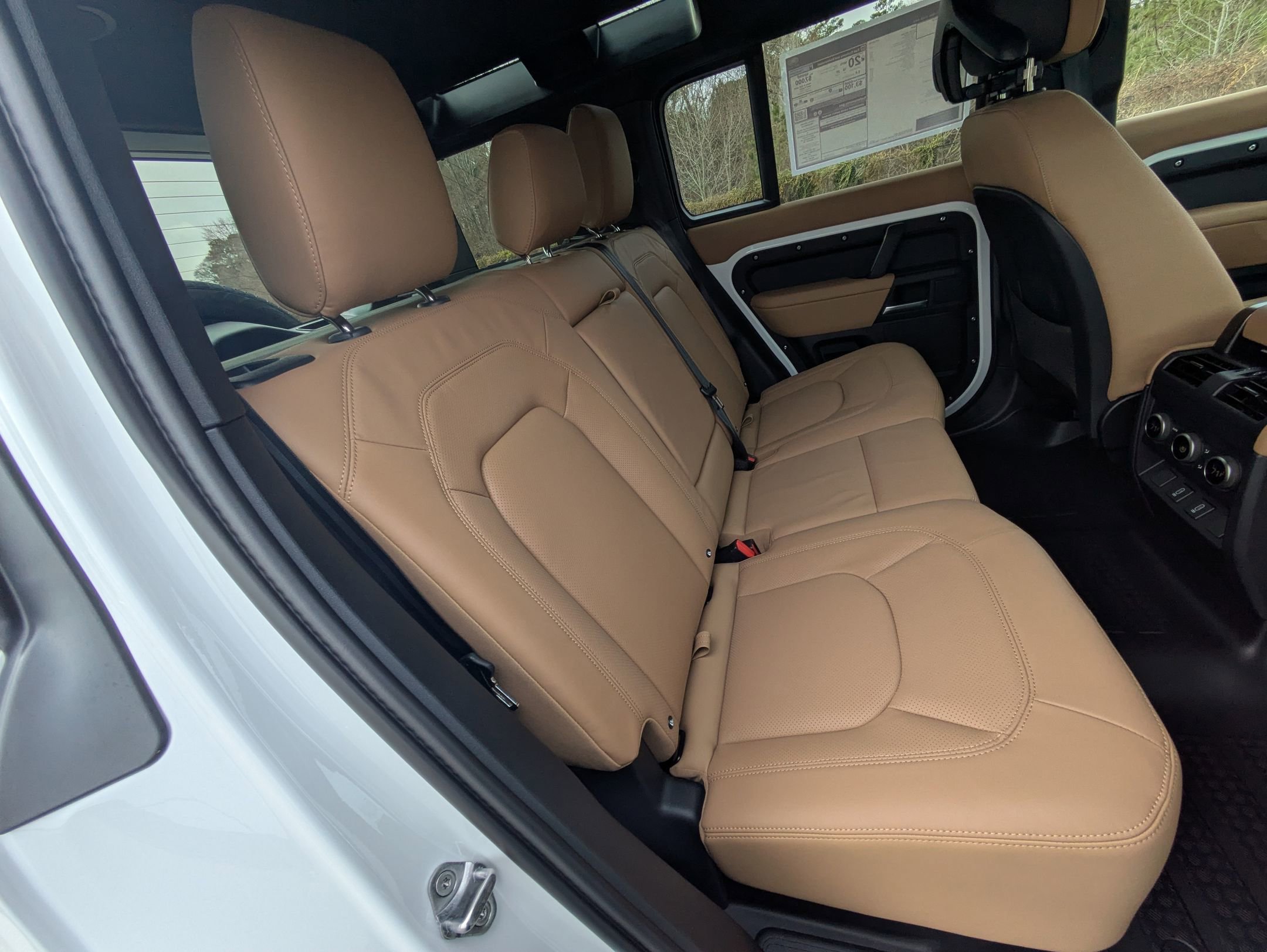 New 2026 Land Rover Defender 110 X-Dynamic SE image 28