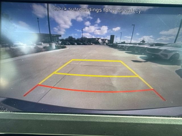 Used 2023 Hyundai Elantra SEL image 32