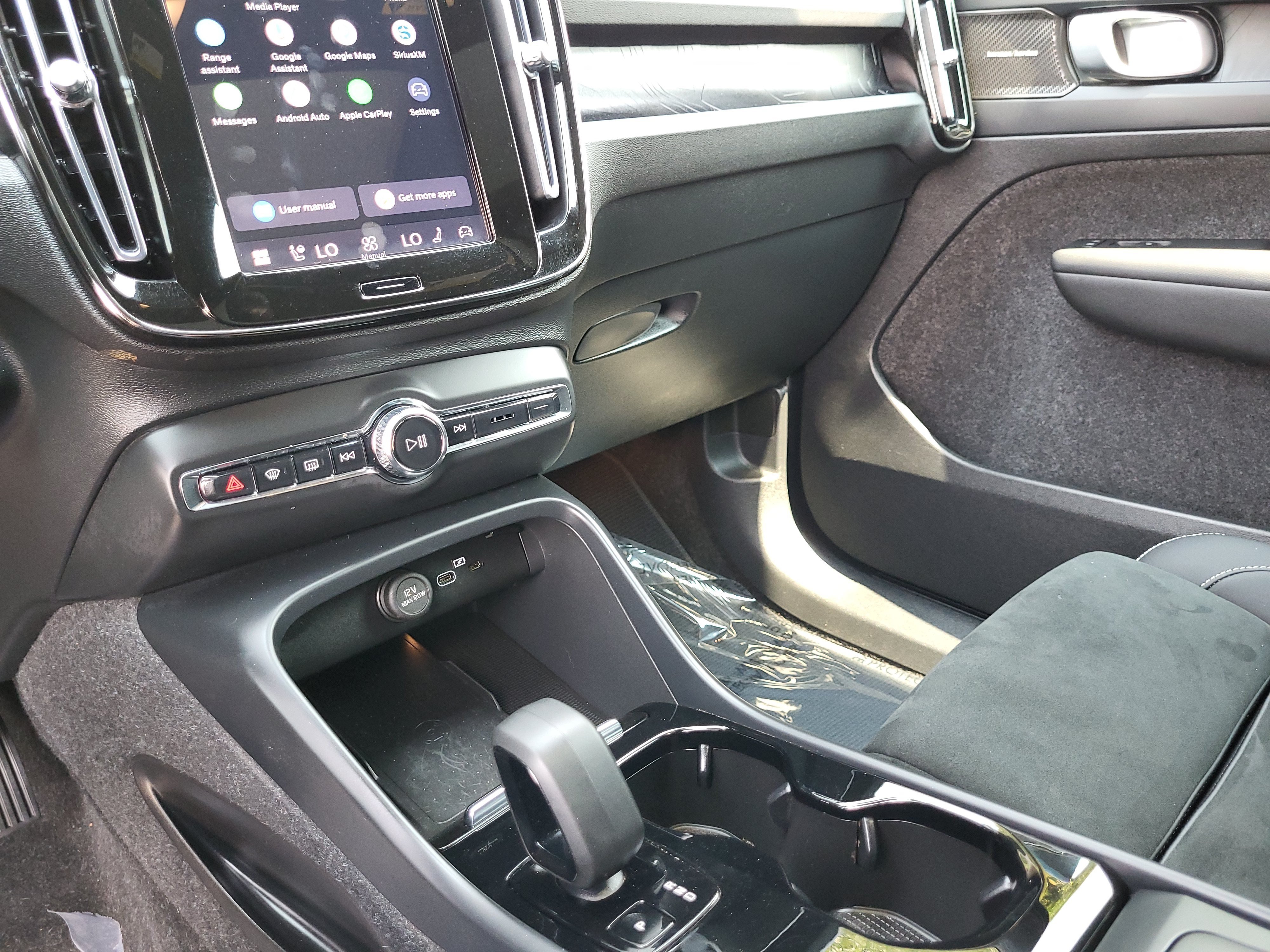 Certified 2023 Volvo XC40 Recharge Ultimate AWD/4WD image 17