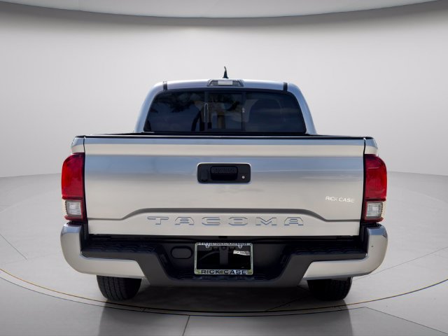 Used 2022 Toyota Tacoma SR w/ SR Convenience Package RWD image 5
