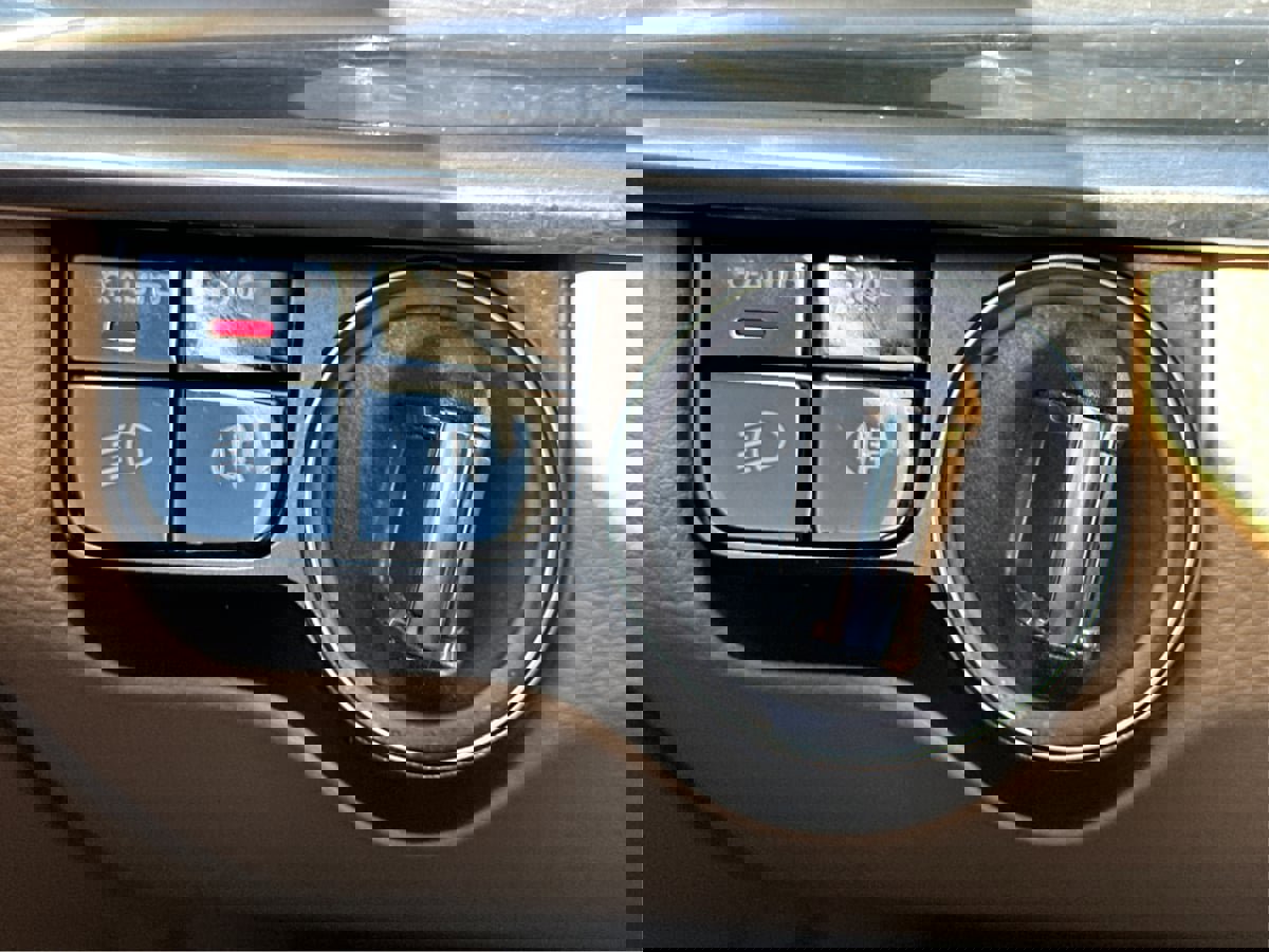 Used 2019 Porsche Panamera 4S image 17