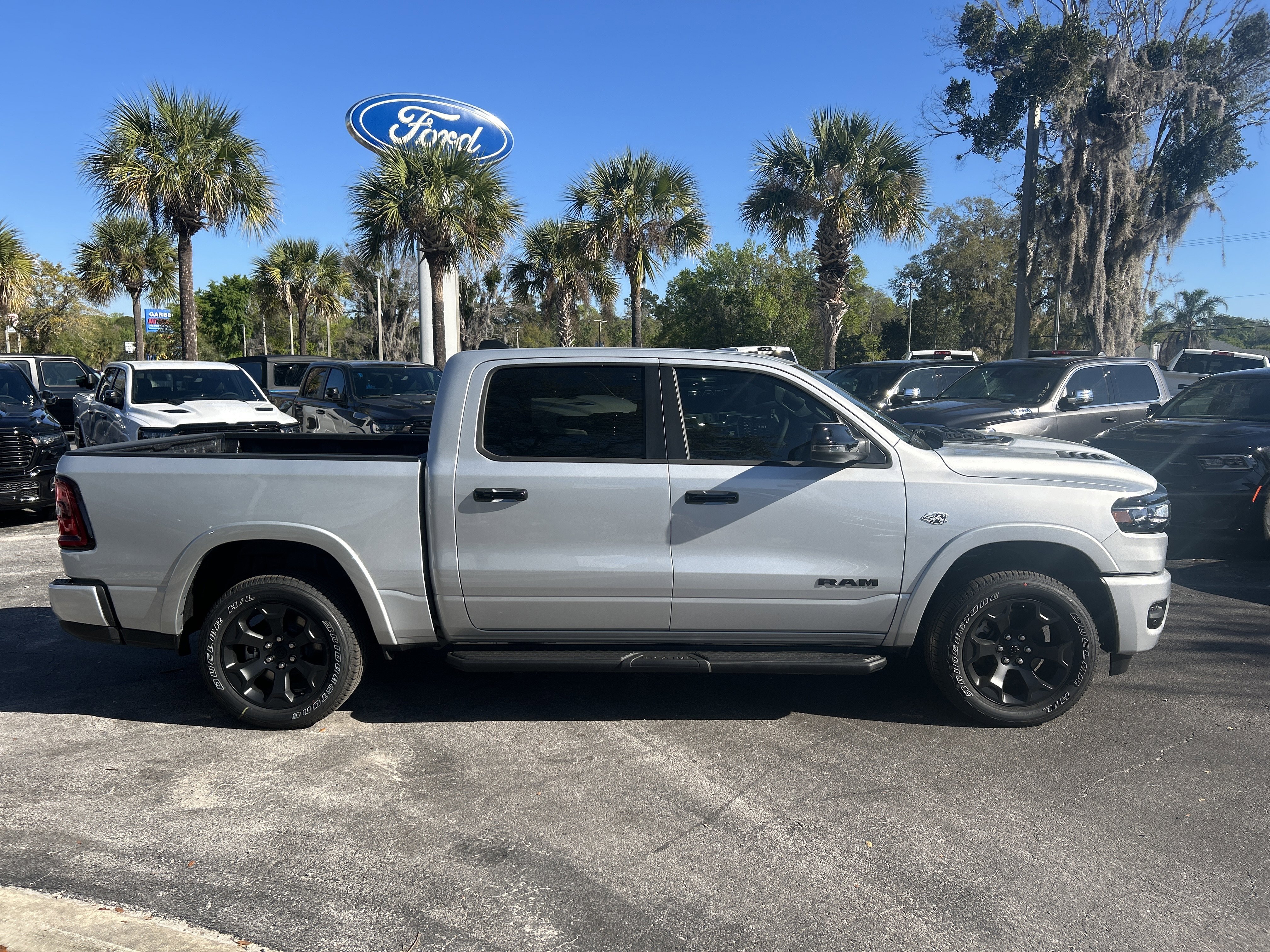 New 2026 RAM 1500 4x4 Crew Cab image 9