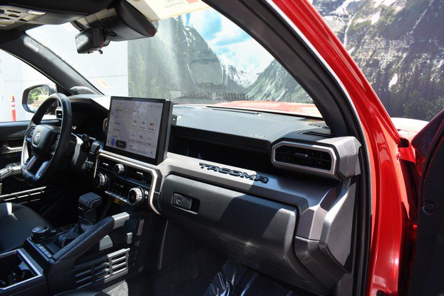 Certified 2024 Toyota Tacoma TRD Sport w/ TRD Sport Premium Package AWD/4WD image 25