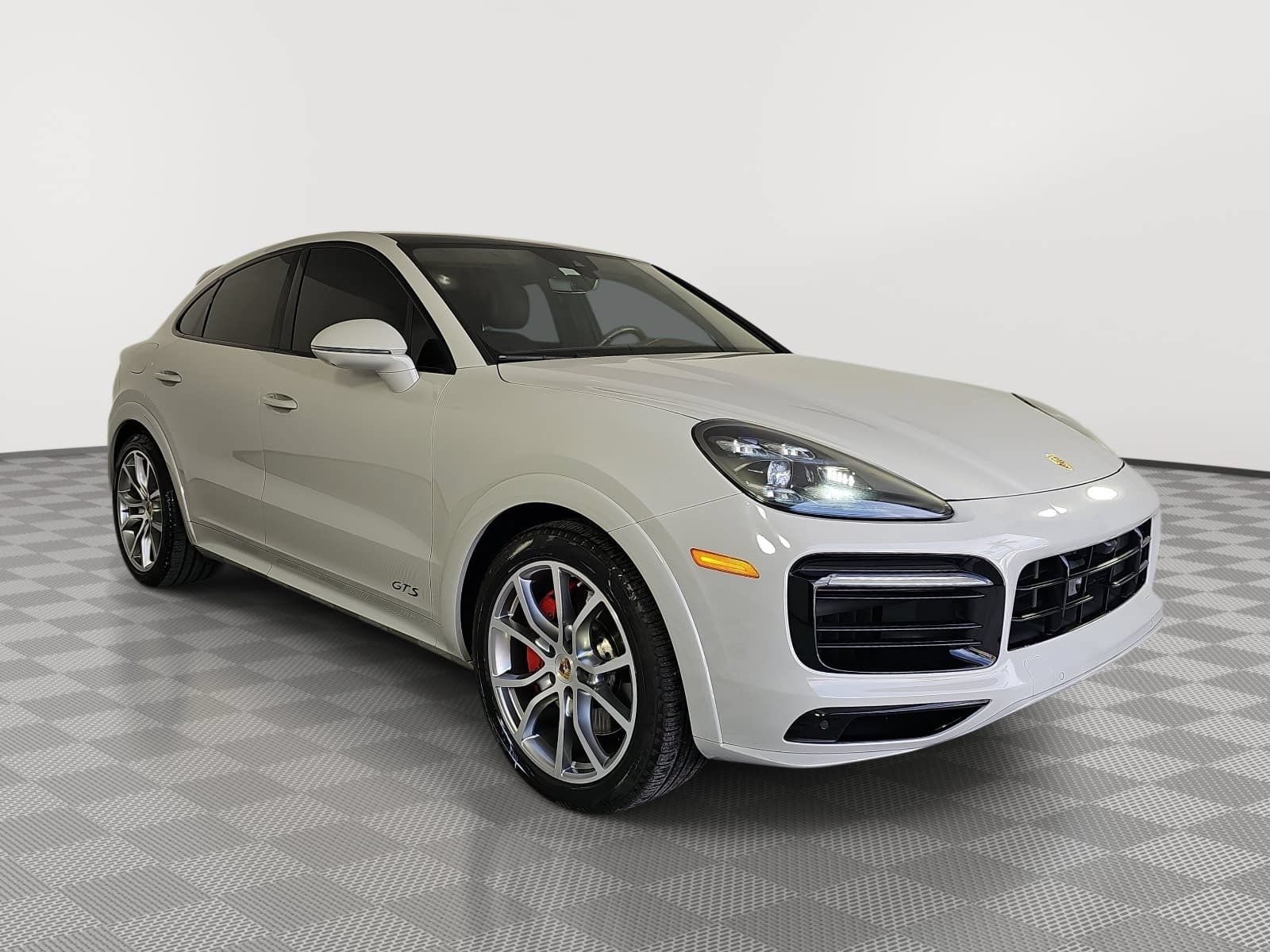 Used 2021 Porsche Cayenne GTS AWD/4WD image 2