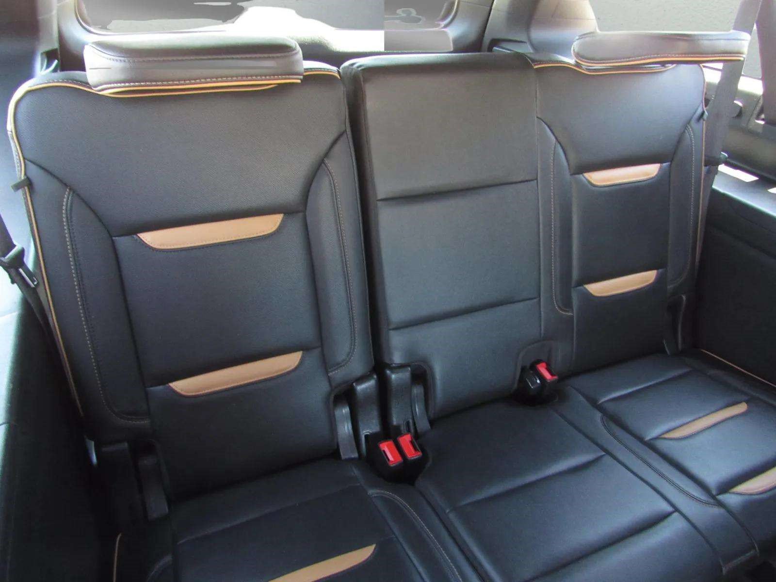 Used 2021 GMC Yukon XL AT4 w/ AT4 Premium Plus Package AWD/4WD image 13