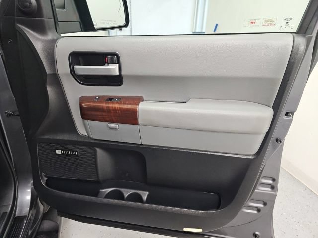 Used 2017 Toyota Sequoia Platinum AWD/4WD image 41