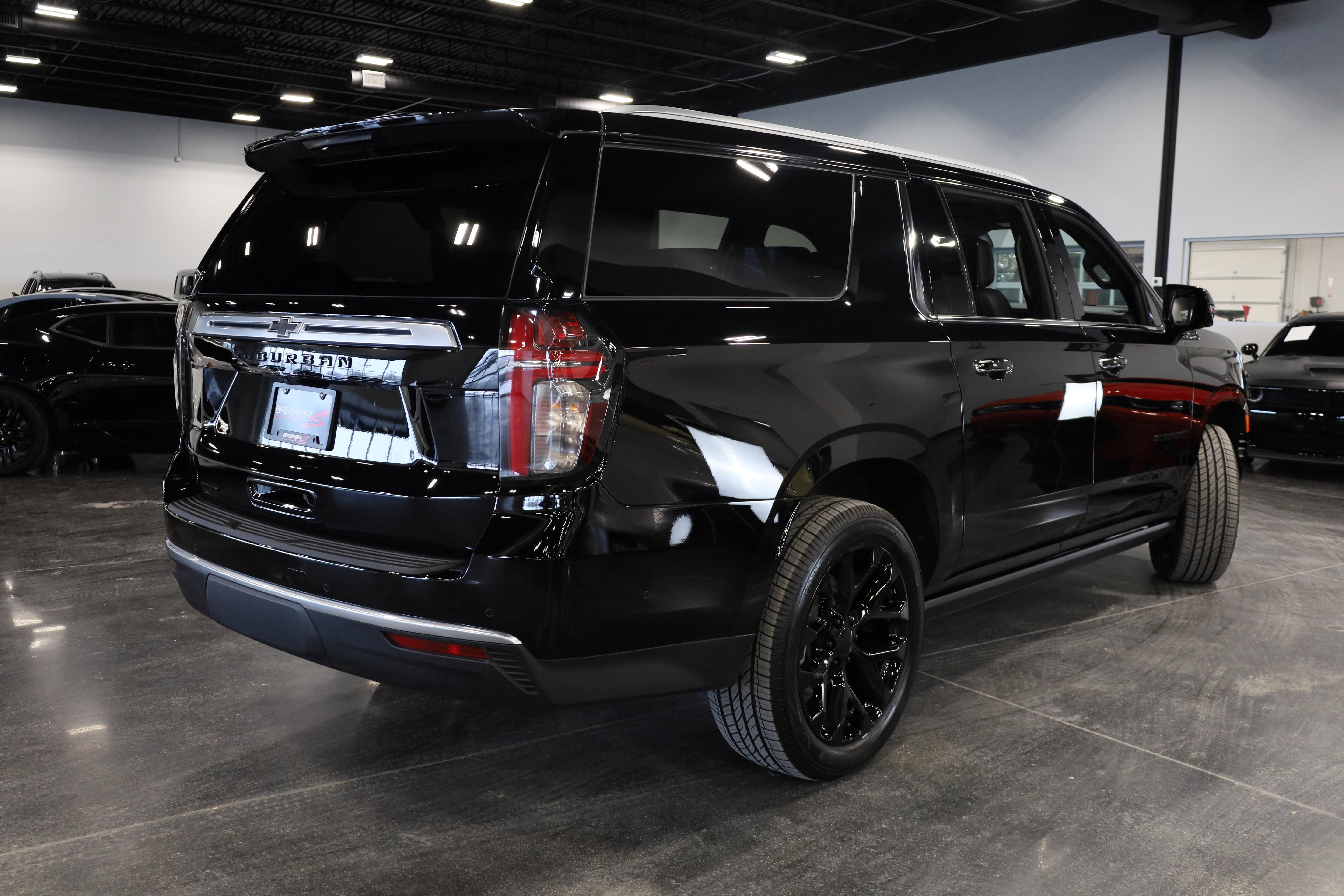 Used 2024 Chevrolet Suburban High Country w/ Advanced Technology Package image 6