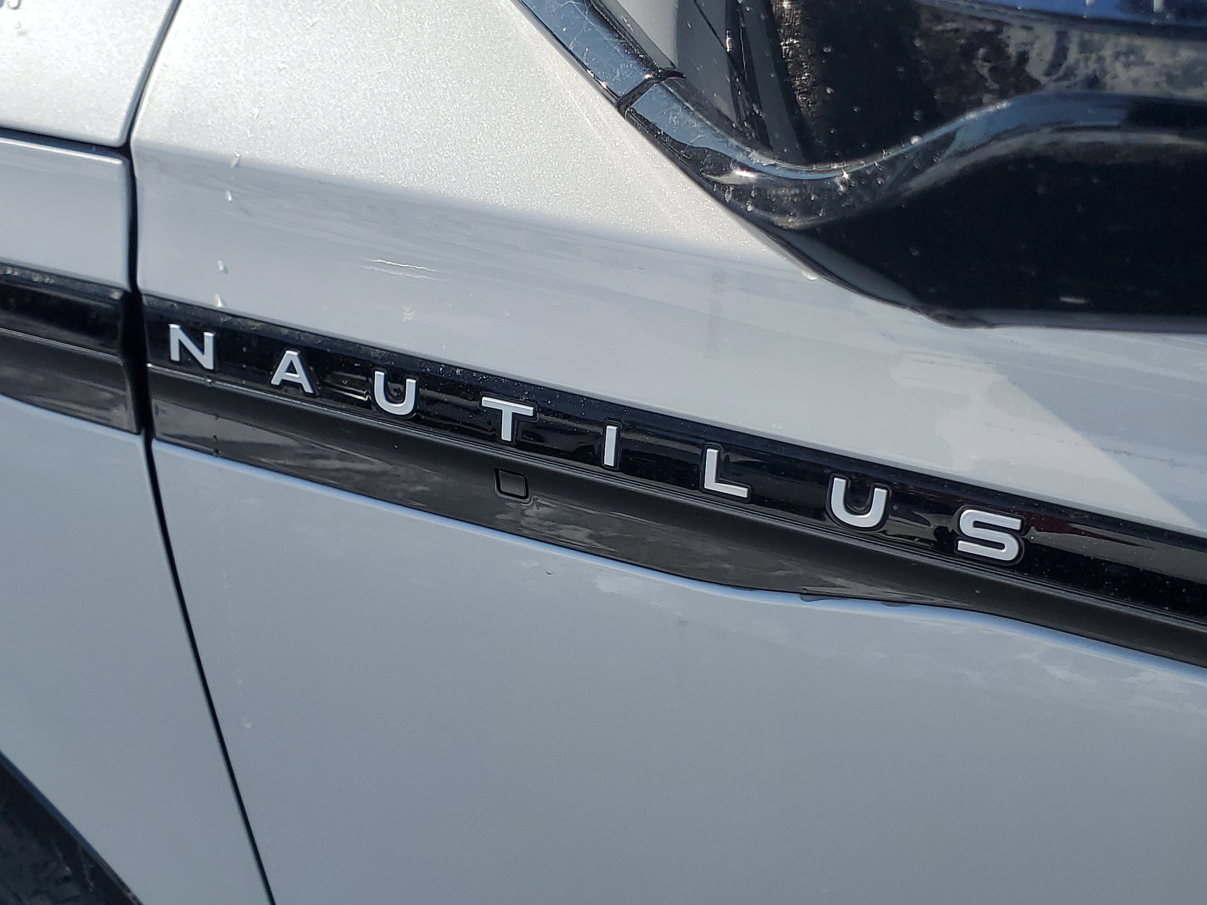 New 2026 Lincoln Nautilus Reserve w/ Jet Appearance Package image 7