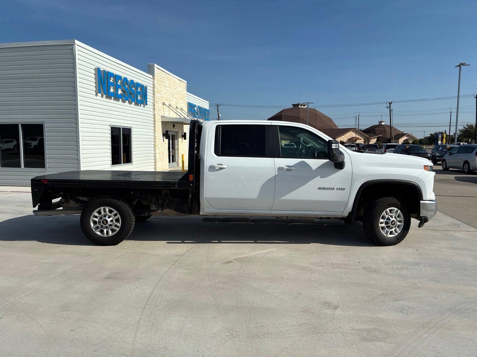 Used 2025 Chevrolet Silverado 2500 LT w/ Convenience Package AWD/4WD image 2