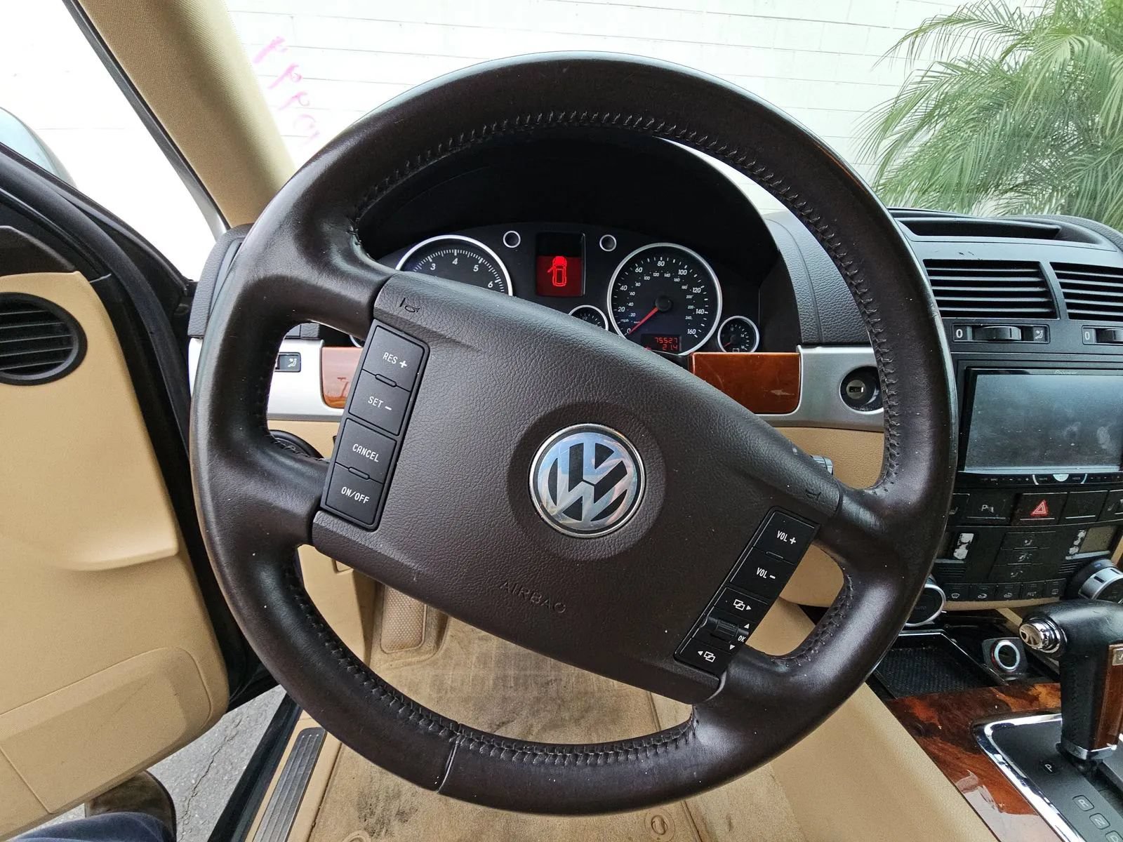 Used 2005 Volkswagen Touareg V6 AWD/4WD image 10