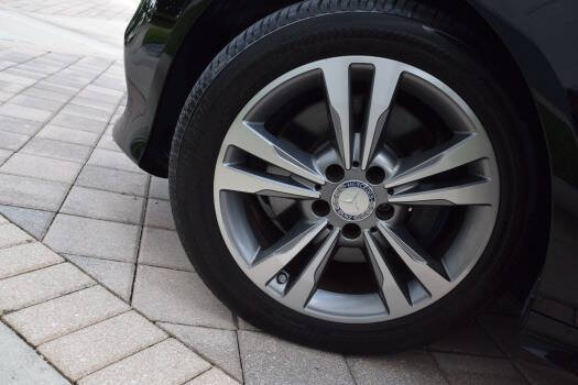 Used 2014 Mercedes-Benz E 250 BlueTEC Sedan image 80