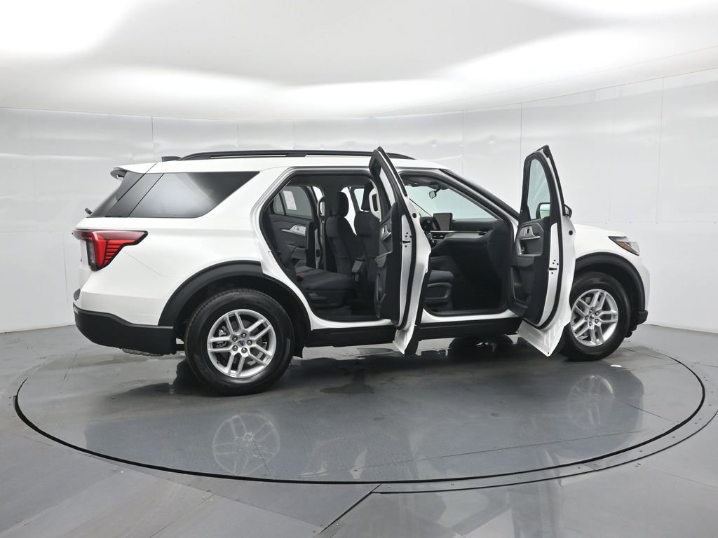 New 2026 Ford Explorer Active image 4