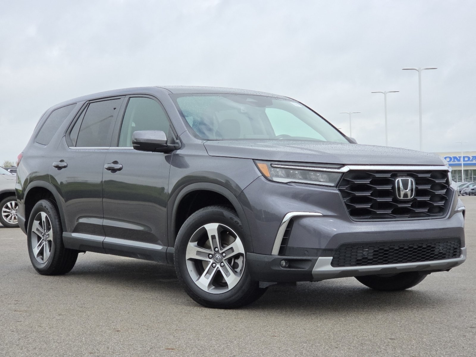 Used 2024 Honda Pilot EX-L image 2
