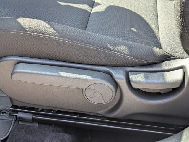 Used 2025 Hyundai Kona SE FWD image 21