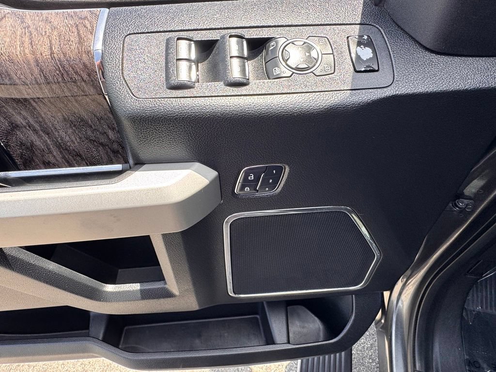 Certified 2018 Ford F250 Lariat w/ Lariat Ultimate Package AWD/4WD image 16