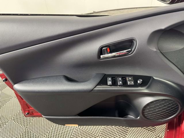 Used 2018 Toyota Prius Prime Premium FWD image 16